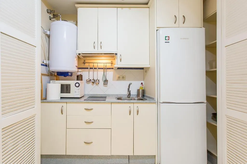 Mint Urban Suites Contemporary Home 세비야 아파트